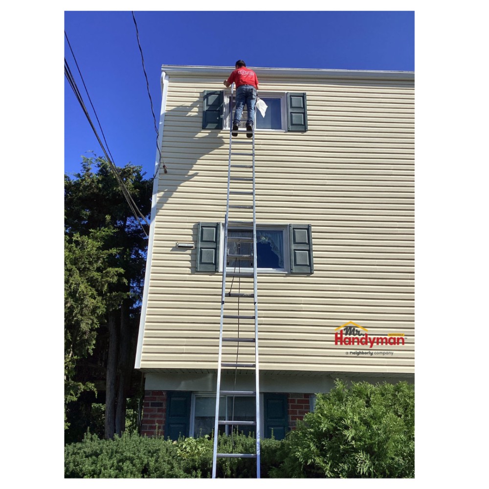 Gutters Cleaning and Guards Installation