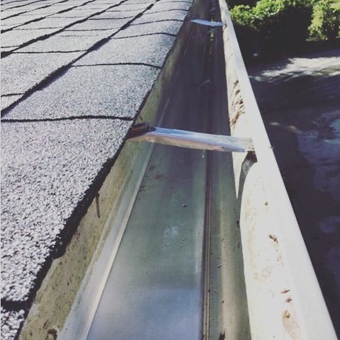 clean gutter