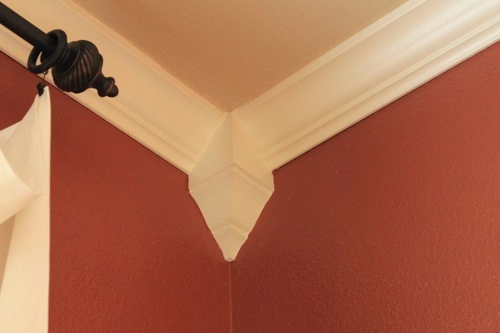 crown molding corner