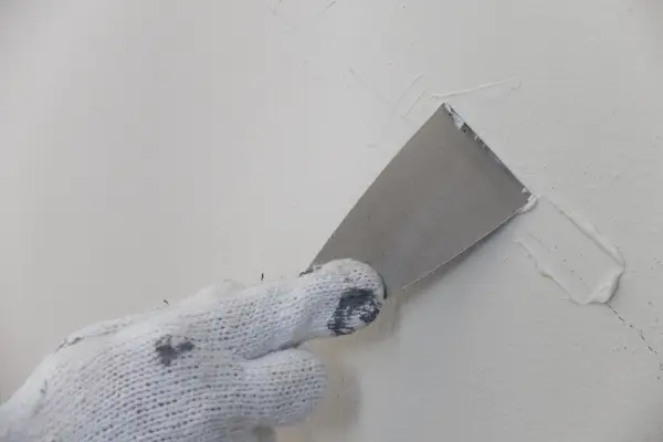 Repairs Wall Spackling Paste.